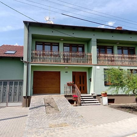 U Hradeb Lägenhet Mikulov Exteriör bild